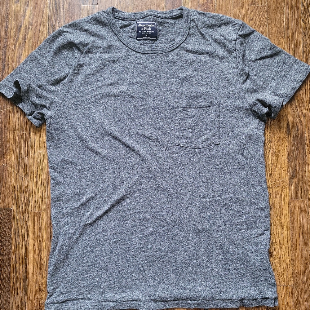 Abercrombie & Fitch Gray Short Sleeve Tee